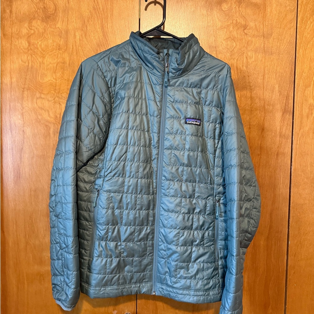Nano puff Patagonia deep teal color